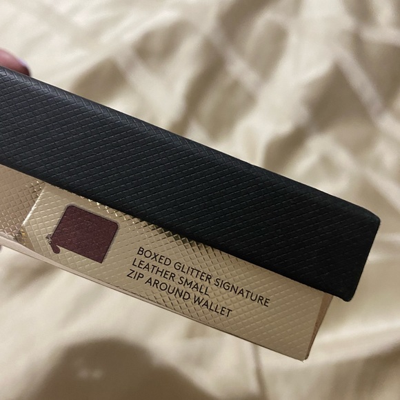 Signature Coach Compact Wallet w/ glitter accent - Picture 2 of 5